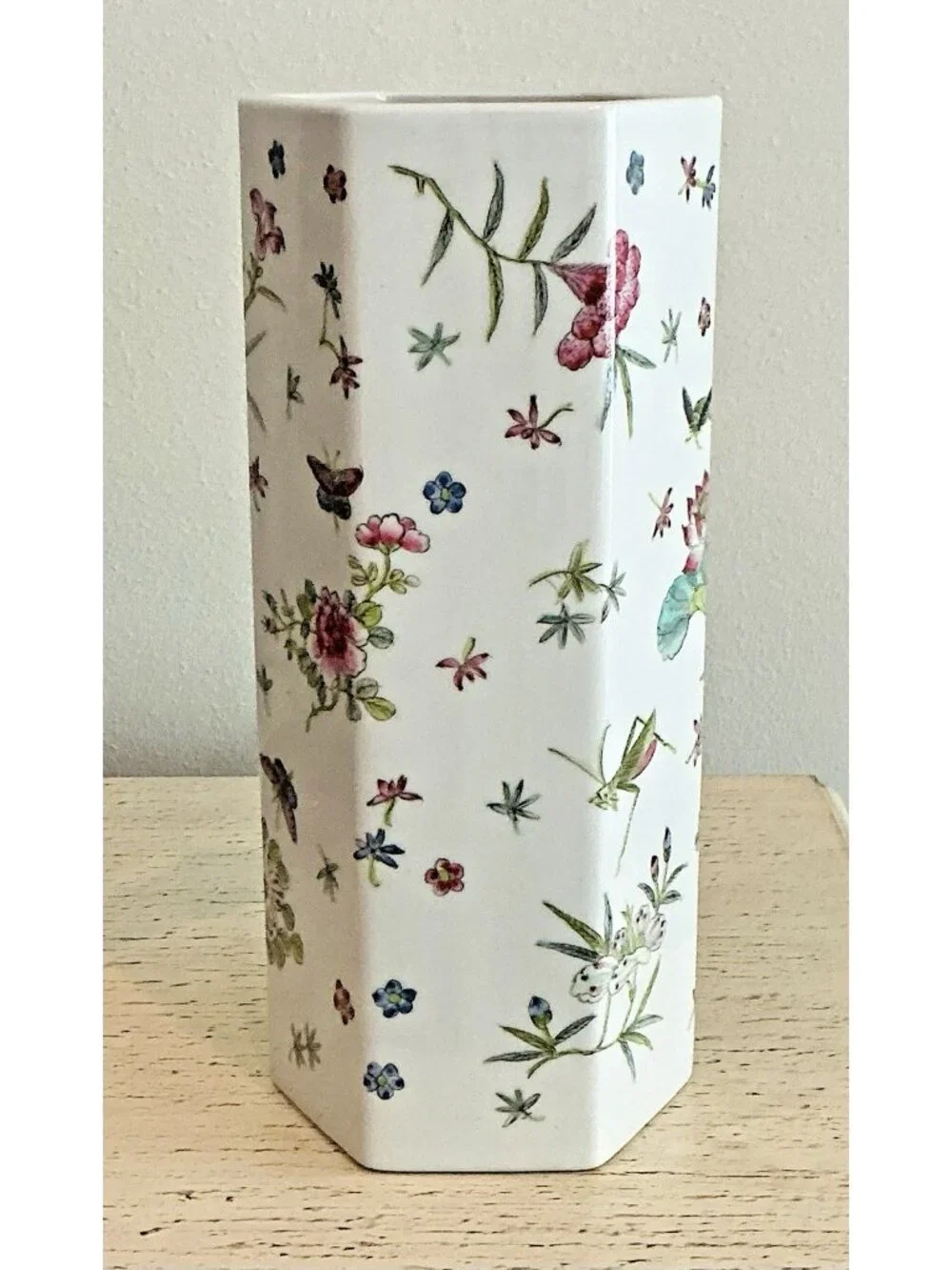 Chinoiserie Hexagon Vase Vintage Hong Kong Lotus Insect Floral Porcelain 12